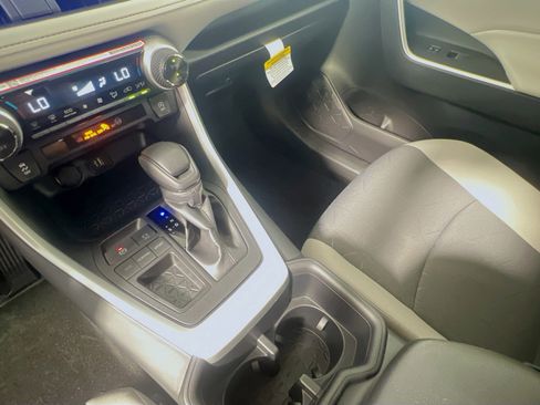 Used 2025 Toyota RAV4 XLE w/ Convenience Package image 26