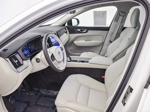 Certified 2025 Volvo XC60 T8 Plus w/ Protection Package Premier image 16