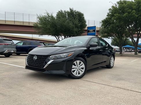 Used 2025 Nissan Sentra S FWD image 2