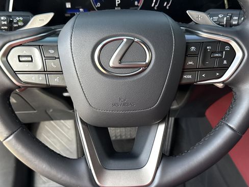 Used 2025 Lexus NX 250 FWD w/ Towing Package (2000 Lbs) image 18