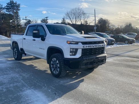 Used 2023 Chevrolet Silverado 2500 Custom w/ Custom Value Package image 4