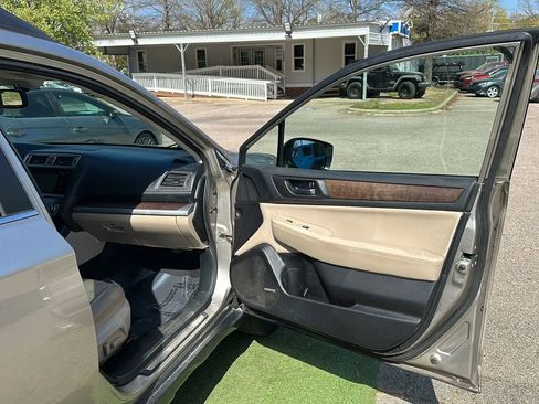 Used 2016 Subaru Outback 2.5i Limited image 24