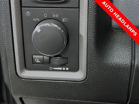 Used 2015 RAM 2500 Tradesman w/ Chrome Appearance Group image 11