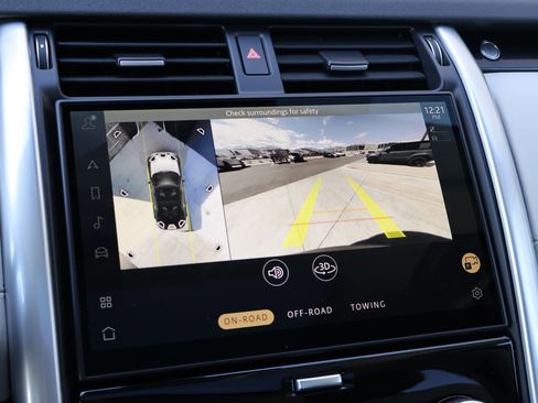 Certified 2025 Land Rover Discovery S AWD/4WD image 19