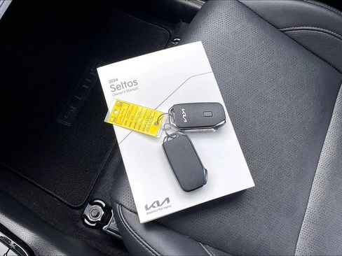 Used 2024 Kia Seltos SX AWD/4WD image 11