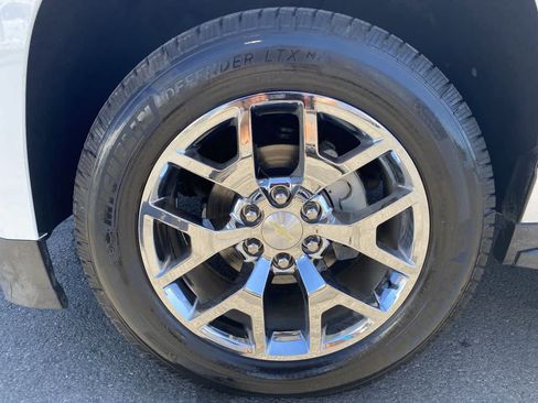 Used 2019 Chevrolet Suburban LT AWD/4WD image 10