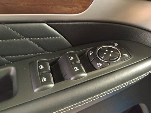 Used 2017 Ford Explorer Platinum AWD/4WD image 27
