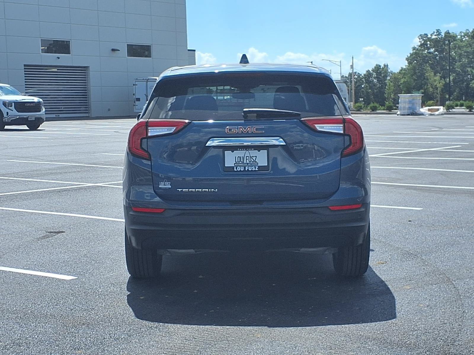 Used 2024 GMC Terrain SLE FWD image 29