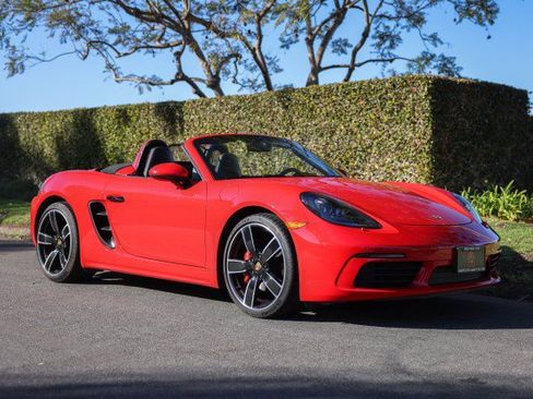 Used 2019 Porsche 718 Boxster S RWD image 12