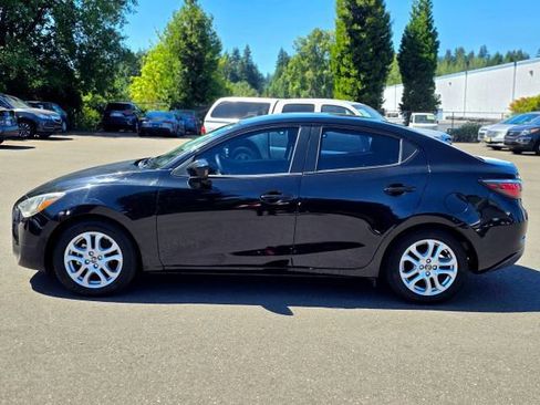 Used 2016 Scion iA FWD image 4