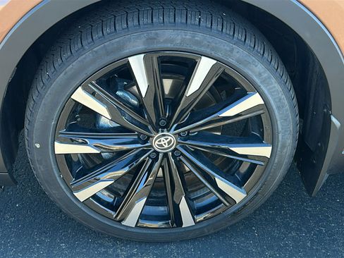 Certified 2026 Toyota Crown Platinum image 9