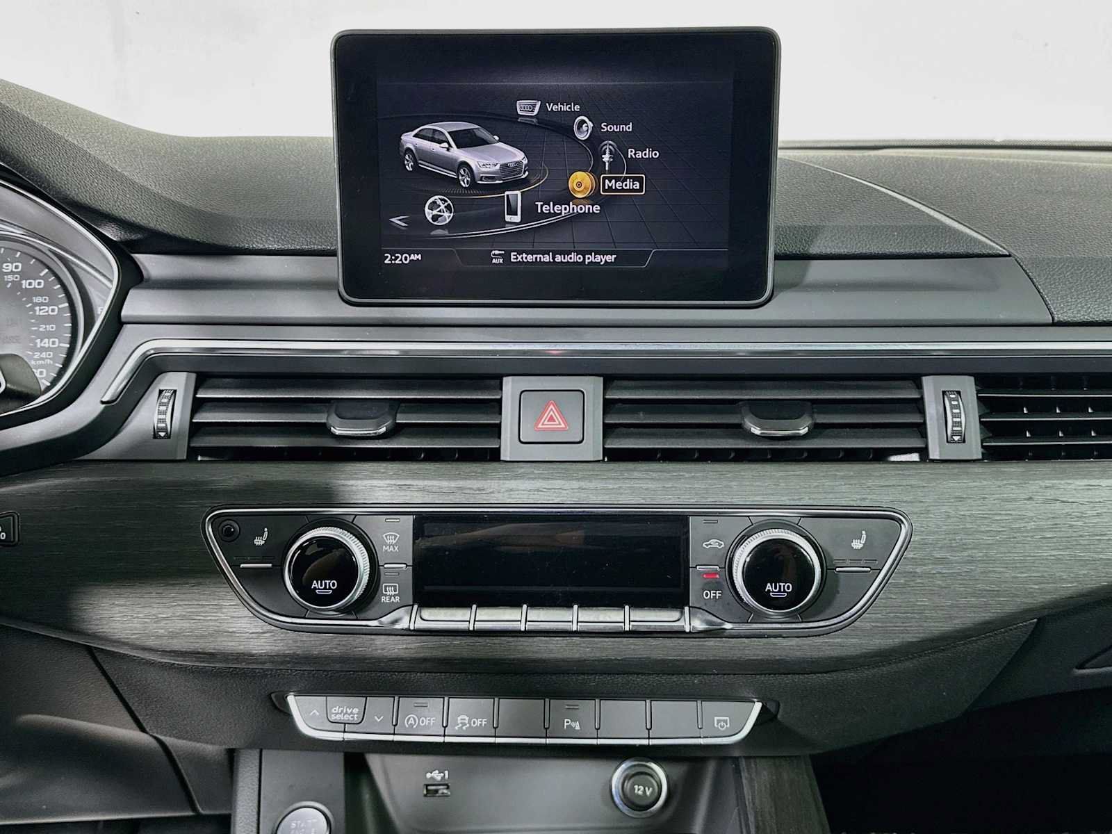 Used 2019 Audi A4 2.0T Premium FWD image 13