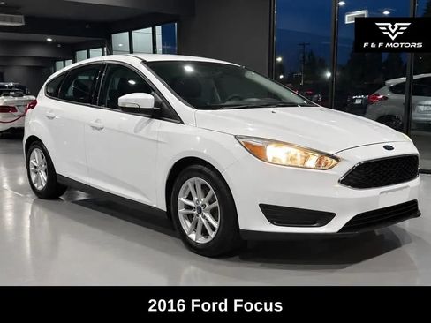 Used 2016 Ford Focus SE FWD image 1