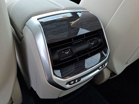 New 2026 BMW 750e xDrive w/ Executive Package image 10