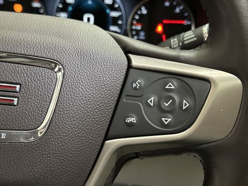 Used 2019 GMC Acadia Denali w/ Technology Package AWD/4WD image 35