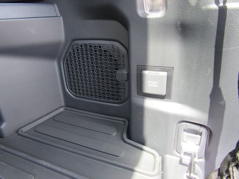 Used 2025 Toyota 4Runner Platinum AWD/4WD image 37