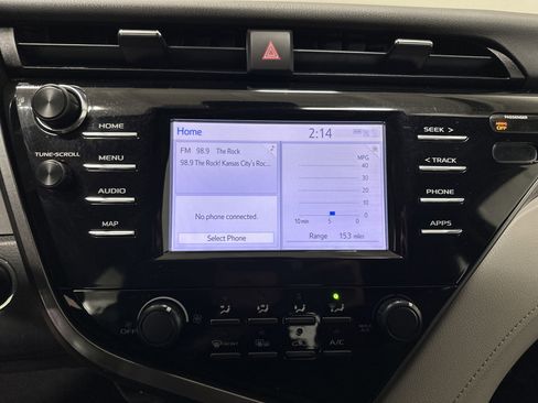 Used 2019 Toyota Camry LE image 24