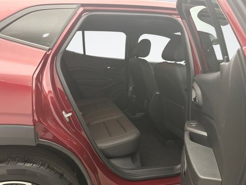 Used 2024 Chevrolet Trax RS w/ Driver Confidence Package FWD image 17