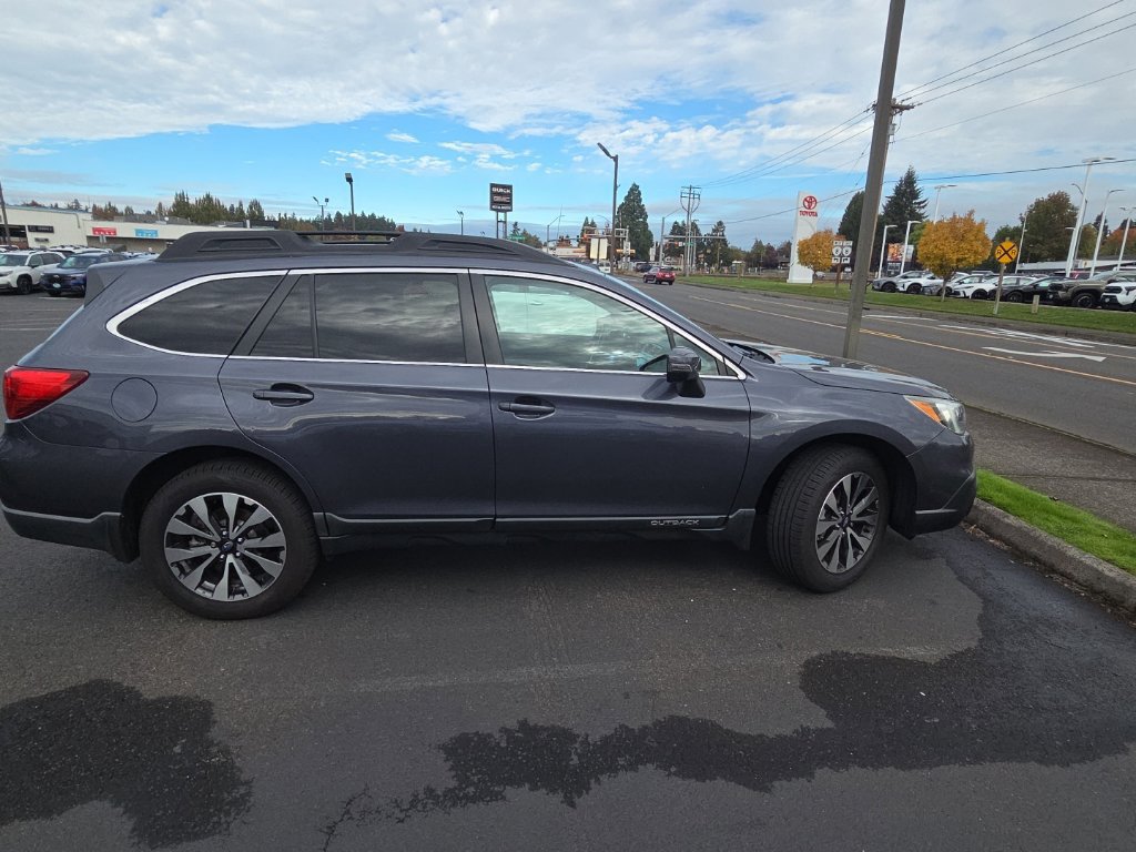 Used 2016 Subaru Outback 2.5i Limited AWD/4WD image 6