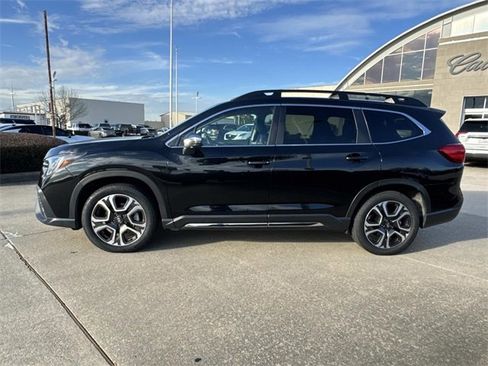 Used 2023 Subaru Ascent Limited w/ Technology Package image 8