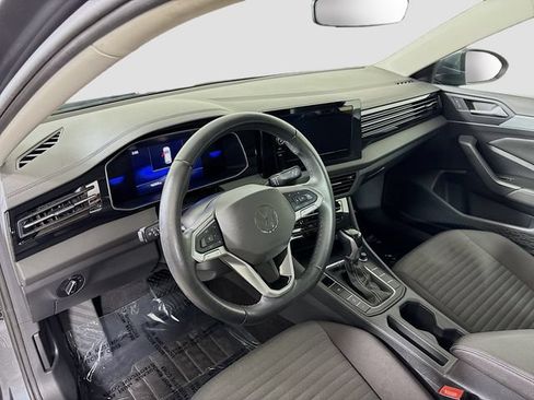 Certified 2025 Volkswagen Jetta S FWD image 9