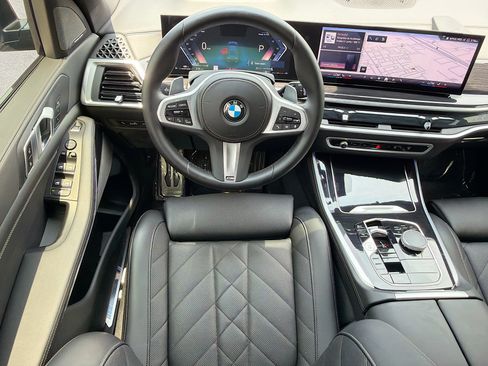 Used 2024 BMW X5 sDrive40i w/ M Sport Package RWD image 16