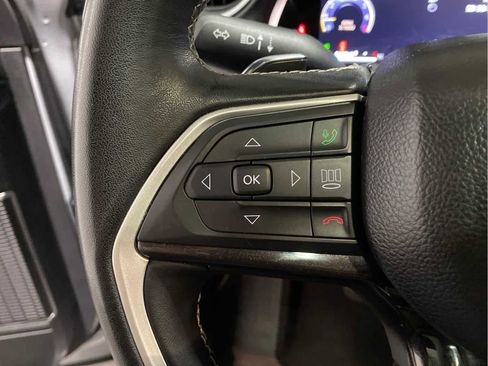 Used 2022 Jeep Grand Cherokee Altitude image 14