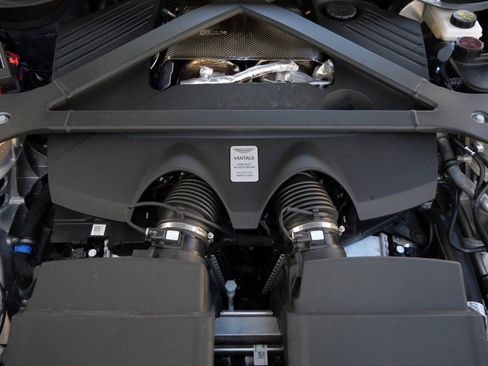 Used 2025 Aston Martin V8 Vantage image 27