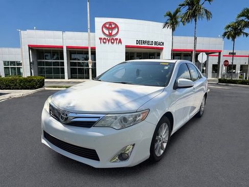 Used 2014 Toyota Camry XLE FWD image 3