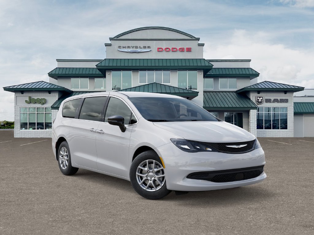 Used 2026 Chrysler Voyager LX FWD image 5