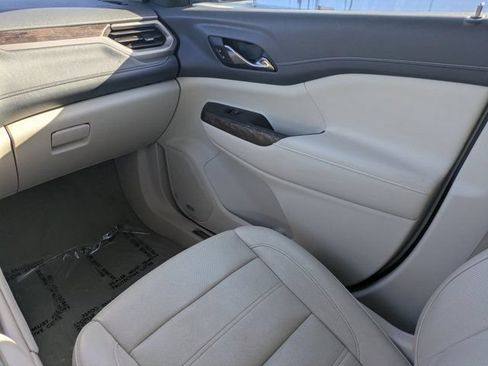 Used 2020 GMC Acadia Denali w/ Technology Package FWD image 15