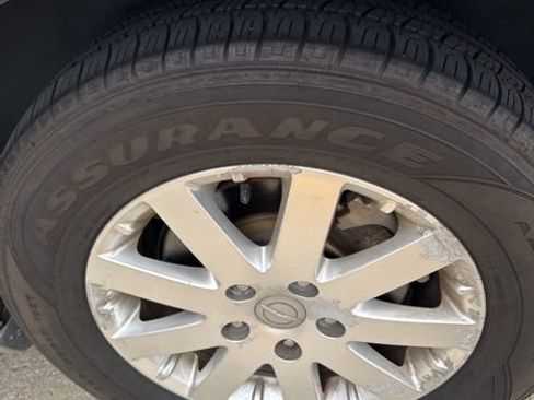 Used 2016 Chrysler Town & Country Touring image 25