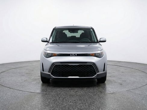 Used 2025 Kia Soul LX w/ LX Technology Package FWD image 2