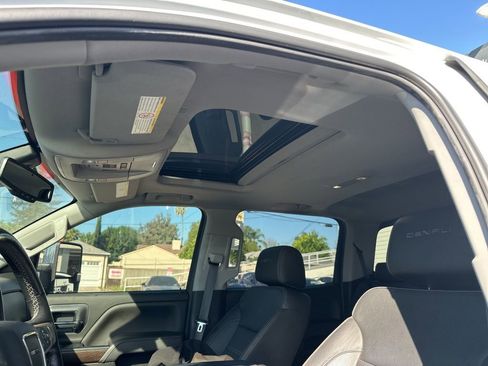 Used 2019 GMC Sierra 2500 Denali w/ Duramax Plus Package image 9