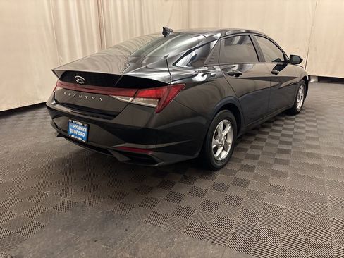 Used 2022 Hyundai Elantra SE image 5