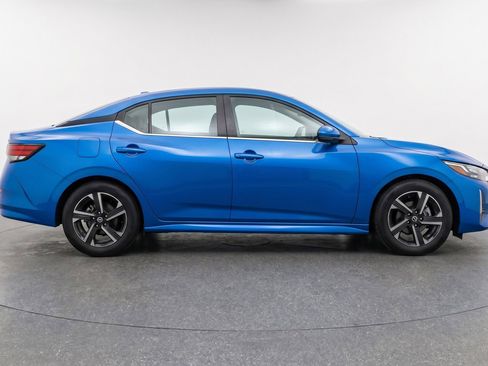Used 2025 Nissan Sentra SV FWD image 11
