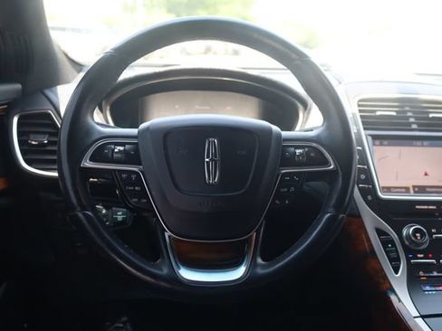 Used 2019 Lincoln Nautilus Reserve AWD/4WD image 11