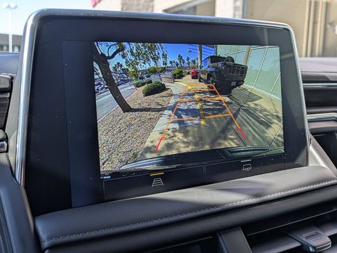 Used 2024 Chevrolet Suburban LT image 19