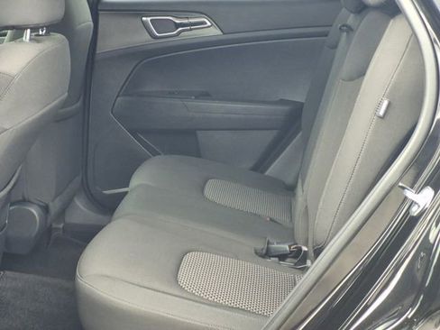 Used 2025 Kia Sportage LX FWD image 18
