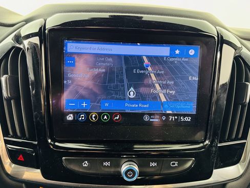 Used 2023 Chevrolet Traverse Premier FWD image 19