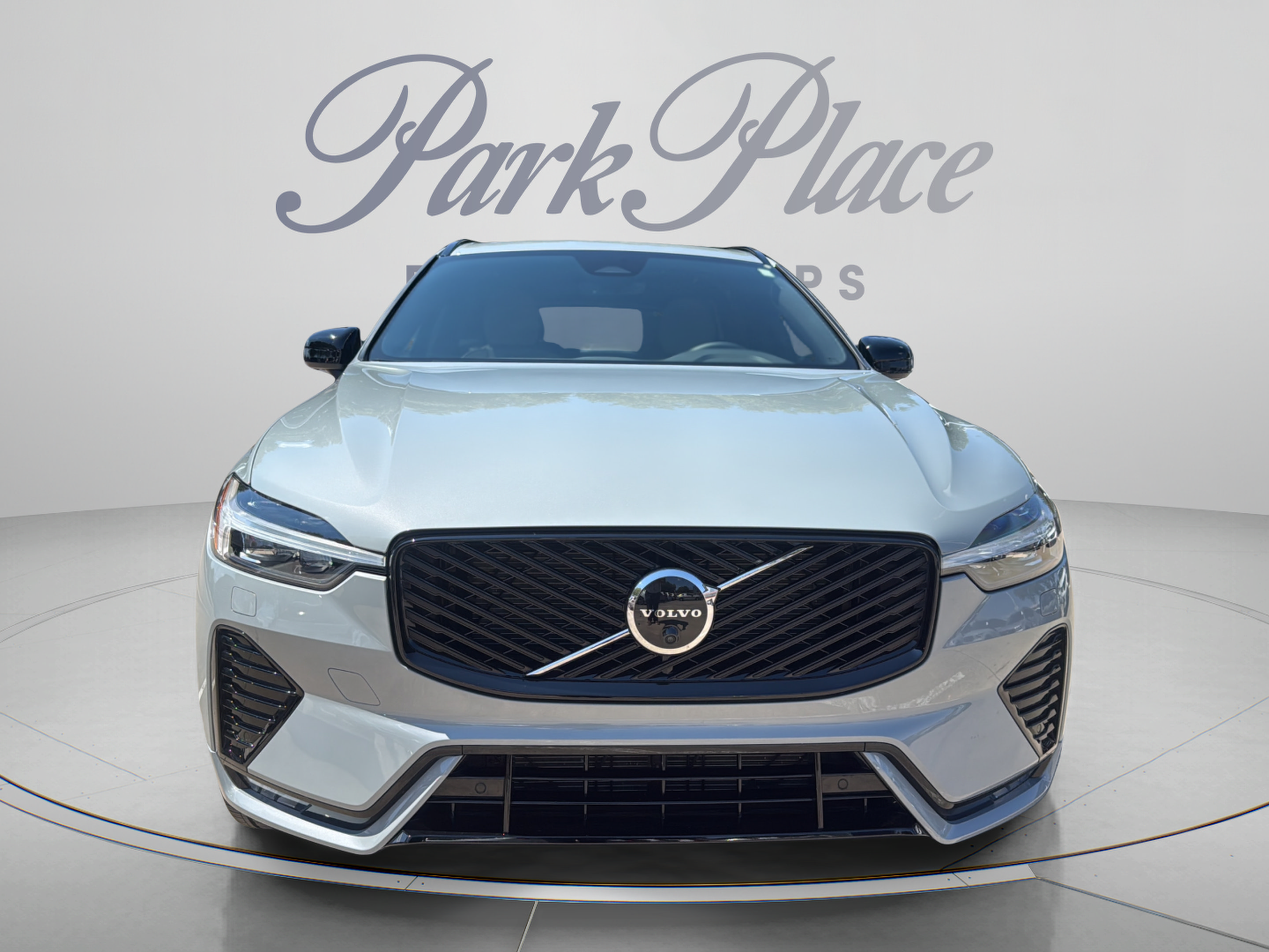 Used 2026 Volvo XC60 B5 Plus w/ Protection Package Premier AWD/4WD image 11