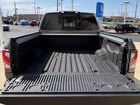Used 2021 Nissan Titan PRO-4X w/ Pro-4x Utility Package AWD/4WD image 14