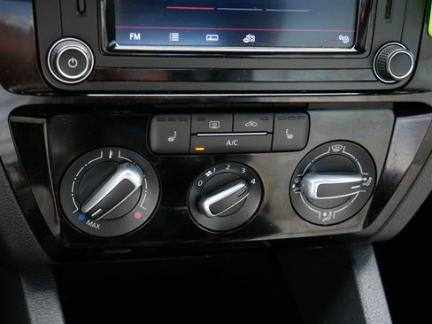 Used 2016 Volkswagen Jetta Sport FWD image 23