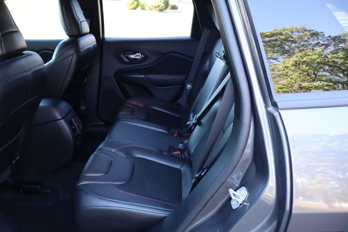 Used 2020 Jeep Cherokee Trailhawk w/ Technology Group AWD/4WD image 20