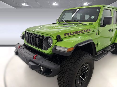 Used 2025 Jeep Wrangler Unlimited Rubicon AWD/4WD image 26