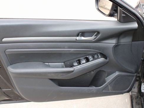 Used 2021 Nissan Altima 2.5 SV image 19