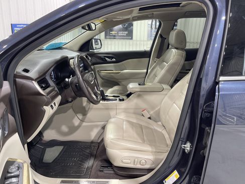 Used 2019 GMC Acadia Denali w/ Technology Package image 2