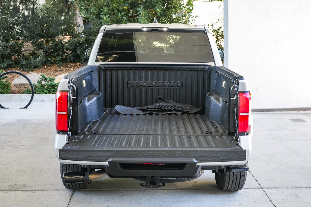 Used 2025 Toyota Tacoma TRD Sport AWD/4WD image 25