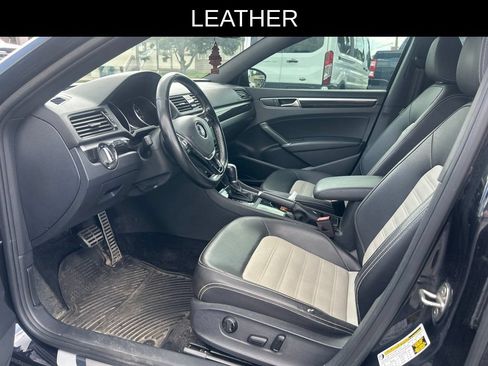 Used 2018 Volkswagen Passat 3.6 FWD image 8