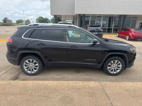 Used 2019 Jeep Cherokee Latitude w/ Popular Appearance Group image 6